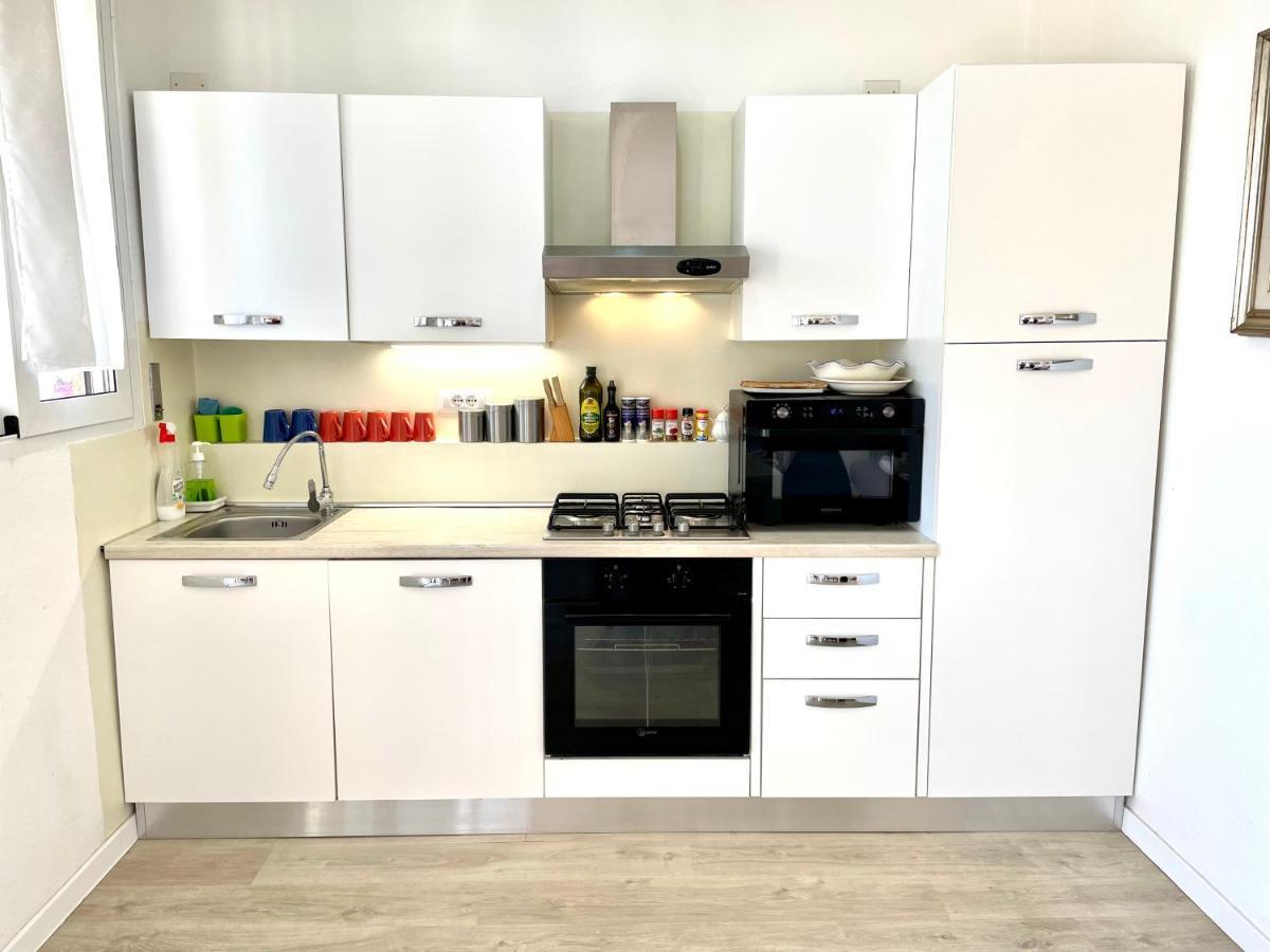 Villa Poetto Beach By Home And Experience , Cagliari, Poetto المظهر الخارجي الصورة